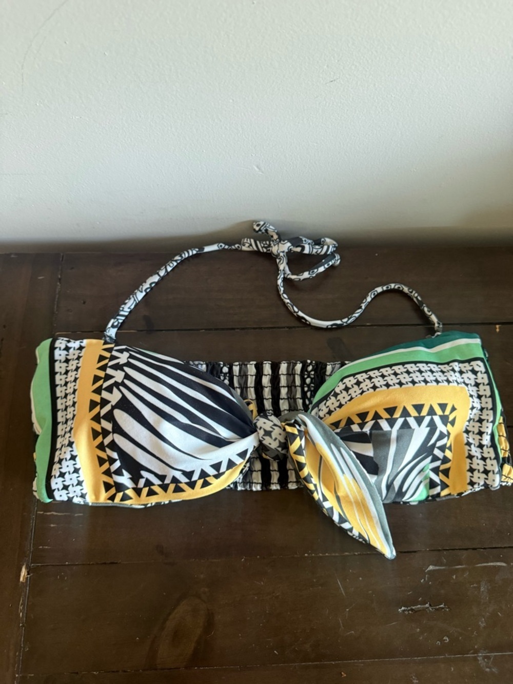 BECCA by Rebecca Virtue Reversible Bandeau Bikini Top Medium Scarf Print